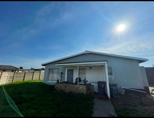 4 BEDROOM HOUSE FOR SALE IN ALGOA PARK